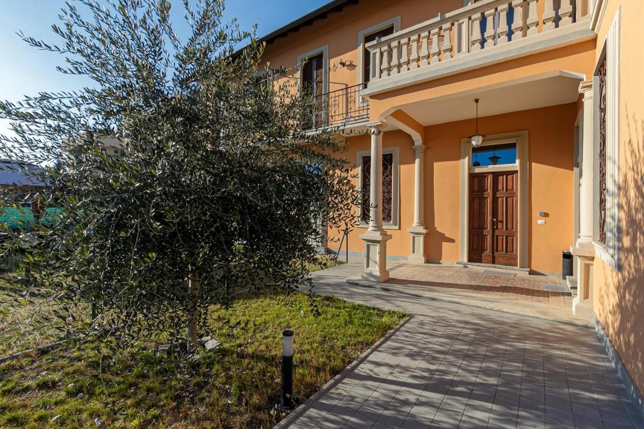 Al 33 Di Via Roma - Apartments Cardano Al Campo Exteriör bild